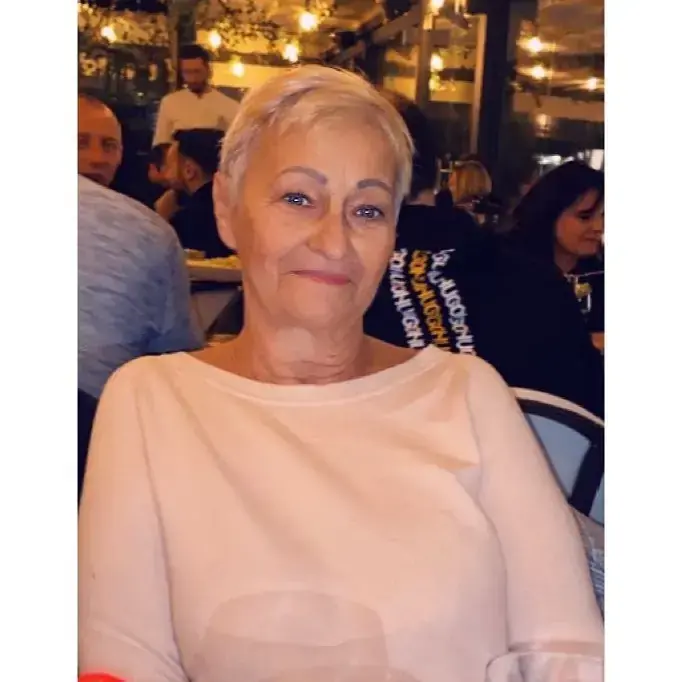 Frôlements francs, regards sans détour - Image 1