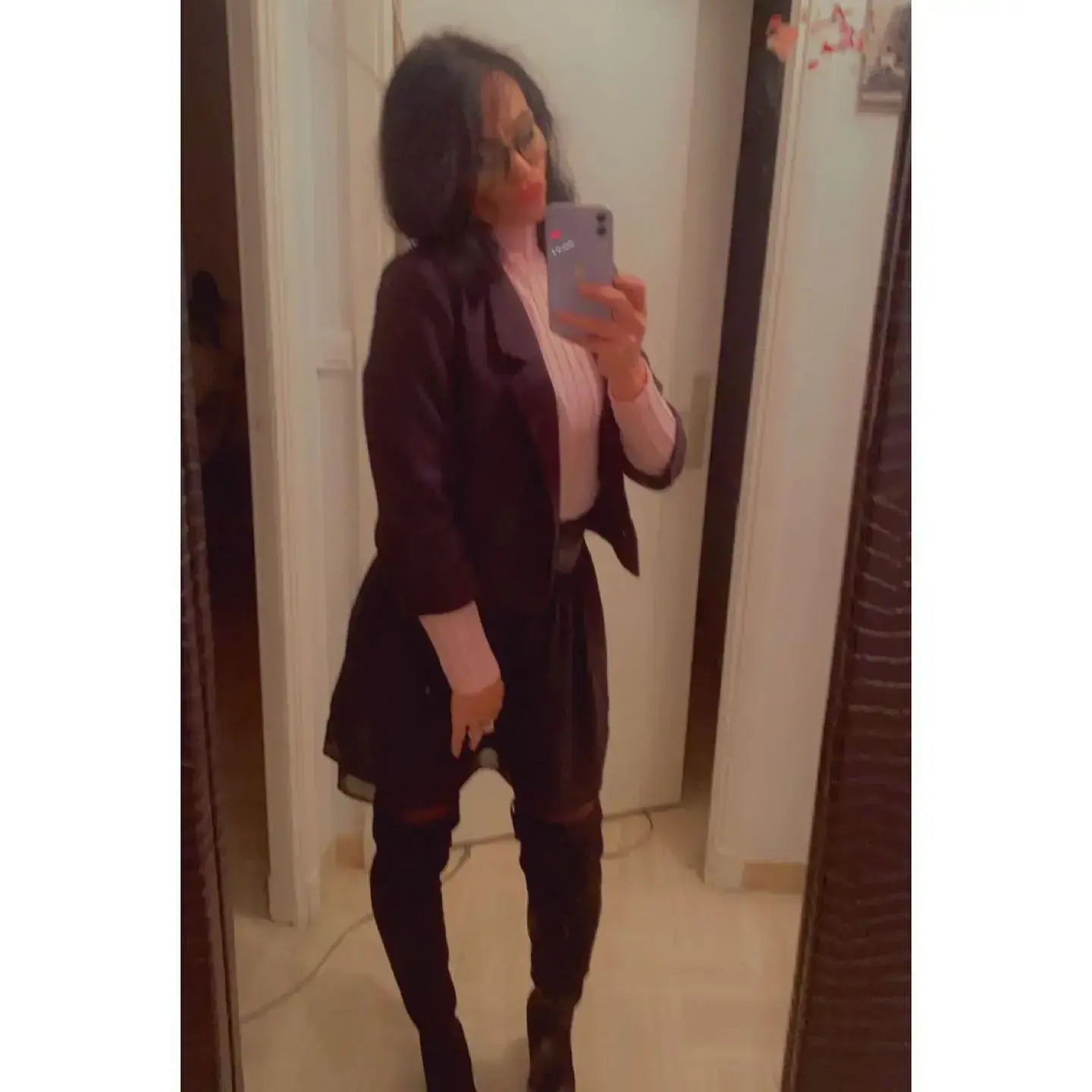 Frôlements francs, regards sans détour - Image 2